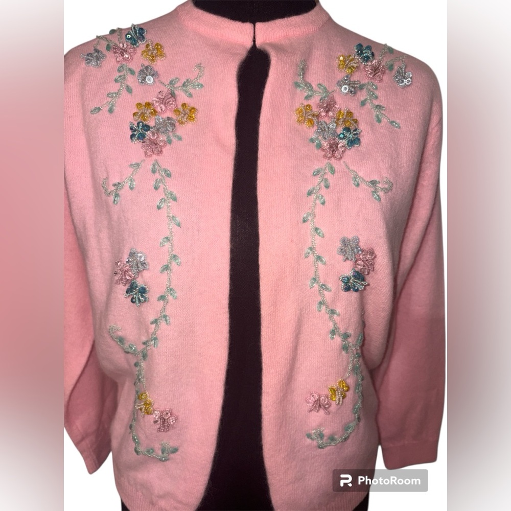 VTG Beaded Cardigan 1950s Lambswool/Angora Made in Hong Kong Stunning